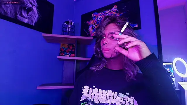 luxiel  online show from 11/21/25, 11:25