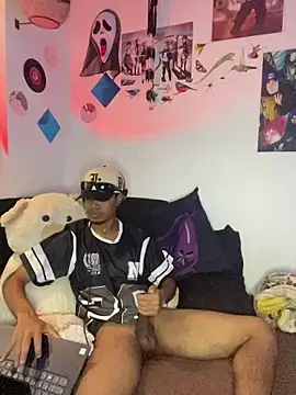 Snapshot of Kaizen-Black chatting on 11/12/25, 08:15 Kaizen-Black online show from 11/12/25, 08:15