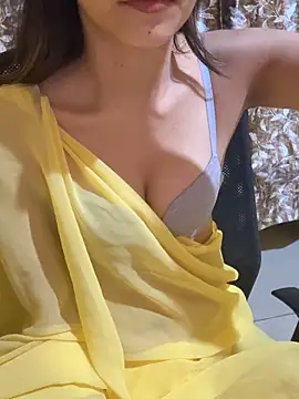 Snapshot of indianHasinna chatting on 12/15/25, 07:51 indianHasinna online show from 12/15/25, 07:51