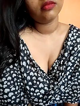 Snapshot of Sexy_Divya__ chatting on 06/04/26, 05:24 Sexy Divya online show from 06/04/26, 05:24