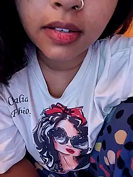 Snapshot of Sexy_Divya__ chatting on 06/17/26, 12:50 Sexy Divya online show from 06/17/26, 12:50