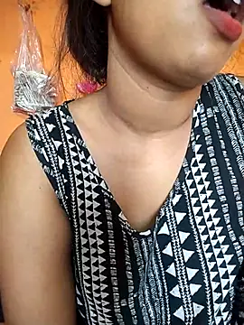 Snapshot of Sexy_Divya__ chatting on 06/25/26, 01:27 Sexy Divya online show from 06/25/26, 01:27
