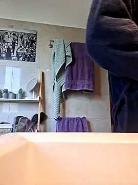 Snapshot of CuteDaddy92 chatting on 12/05/25, 11:41 CuteDaddy92 online show from 12/05/25, 11:41