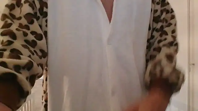 Snapshot of CuteDaddy92 chatting on 12/16/25, 09:03 CuteDaddy92 online show from 12/16/25, 09:03