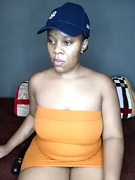 Emmylove-xr25 online show from 11/28/25, 04:59