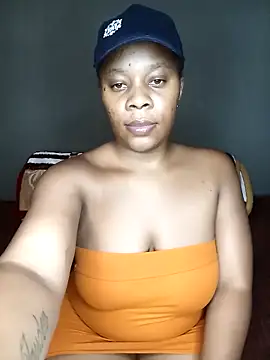 Emmylove-xr25 online show from 11/28/25, 06:32