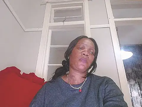 Snapshot of DustyLucy02 chatting on 11/15/25, 07:10 DustyLucy02 online show from 11/15/25, 07:10