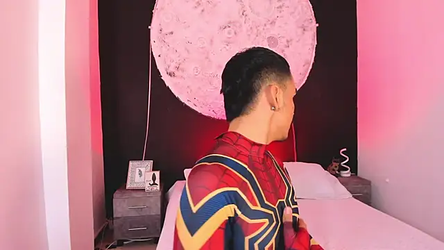 Snapshot of NicoKingg_ chatting on 11/19/25, 04:34 NicoKingg online show from 11/19/25, 04:34