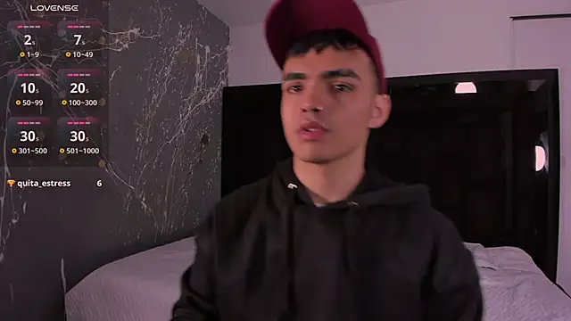 Snapshot of NicoKingg_ chatting on 11/22/25, 05:17 NicoKingg online show from 11/22/25, 05:17