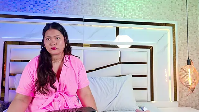 Snapshot of aria_sm chatting on 11/29/25, 03:53 aria sm online show from 11/29/25, 03:53