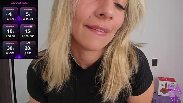 Snapshot of CamilaBliss chatting on 12/19/25, 05:53 CamilaBliss online show from 12/19/25, 05:53