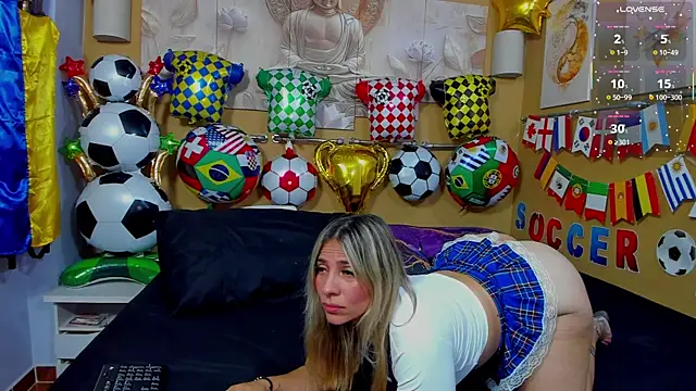 Snapshot of CamilaBliss chatting on 06/20/26, 11:18 CamilaBliss online show from 06/20/26, 11:18
