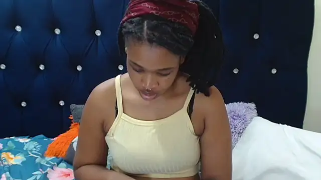 Snapshot of JuiceLips88 chatting on 11/30/25, 04:33 JuiceLips88 online show from 11/30/25, 04:33