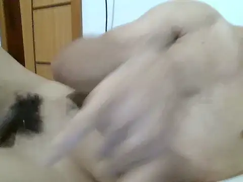 Snapshot of Delvin_Hot_ chatting on 11/07/25, 09:04 Delvin Hot online show from 11/07/25, 09:04