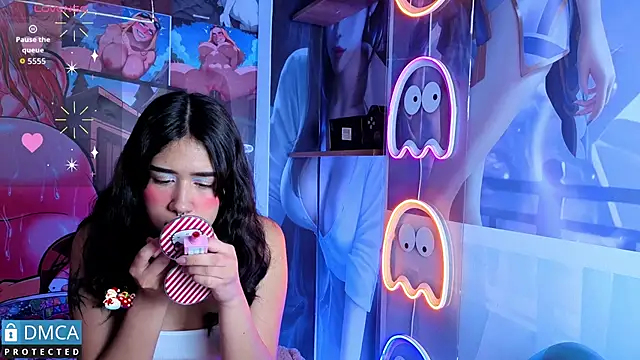 sofia sstonee  online show from 12/17/25, 11:05