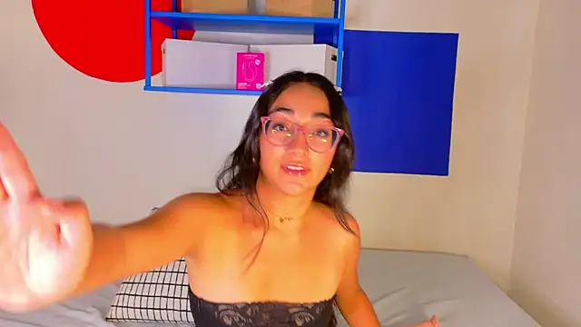 NicoletCherry   online show from 12/19/25, 12:01