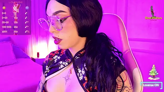 Lynaa love online show from 12/19/25, 12:56