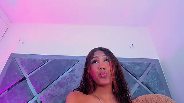 luciagray1 online show from 11/16/25, 11:43