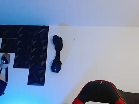 Snapshot of adam_keith chatting on 11/20/25, 11:43 adam keith online show from 11/20/25, 11:43