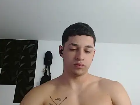 Snapshot of adam_keith chatting on 11/29/25, 04:10 adam keith online show from 11/29/25, 04:10