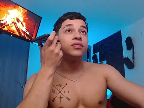 Snapshot of adam_keith chatting on 12/15/25, 02:43 adam keith online show from 12/15/25, 02:43