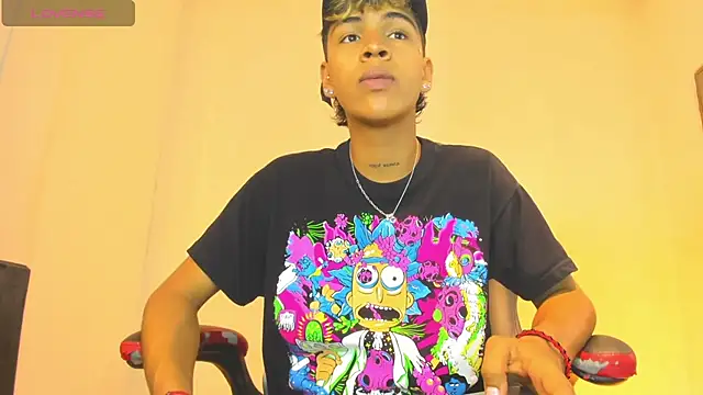 Snapshot of Timmy_Kiing_ chatting on 11/26/25, 08:21 Timmy Kiing online show from 11/26/25, 08:21