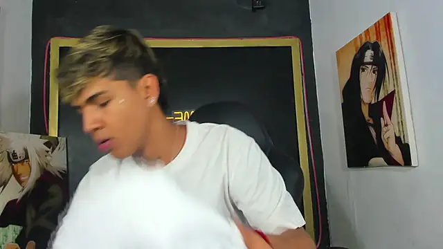 Snapshot of Timmy_Kiing_ chatting on 11/29/25, 08:01 Timmy Kiing online show from 11/29/25, 08:01