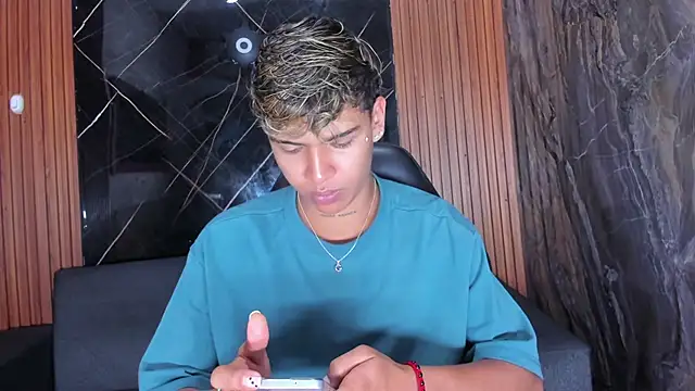 Timmy Kiing  online show from 12/03/25, 09:13