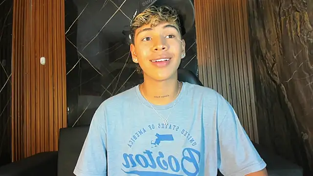 Timmy Kiing  online show from 12/04/25, 08:39