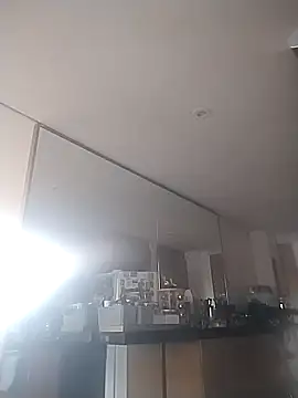 Snapshot of MystiKa_17 chatting on 11/11/25, 07:03 MystiKa 17 online show from 11/11/25, 07:03