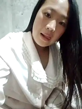 Yumiik2kk online show from 12/14/25, 10:20