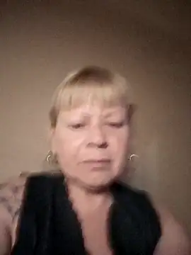 Snapshot of 1milfemma chatting on 11/14/25, 02:10 1milfemma online show from 11/14/25, 02:10