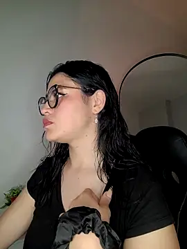 Snapshot of Dakhota_Rouge chatting on 06/02/26, 04:25 Dakhota Rouge online show from 06/02/26, 04:25