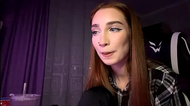 HollyPaw online show from 11/17/25, 06:35