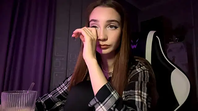 HollyPaw online show from 11/29/25, 05:16