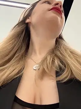 SashaCatt online show from 11/13/25, 07:29