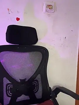 xoxo7799 online show from 11/17/25, 02:17