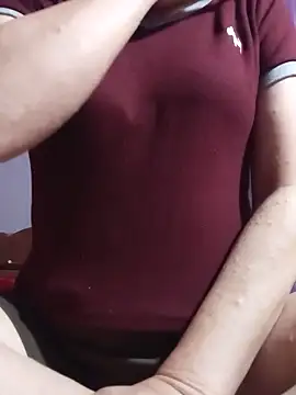 Snapshot of Hini68 chatting on 05/25/26, 01:17 Hini68 online show from 05/25/26, 01:17