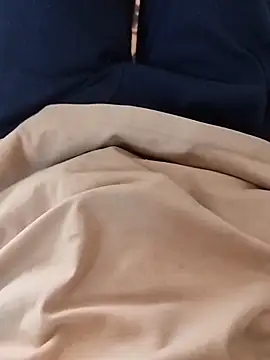 Snapshot of theunq chatting on 11/08/25, 10:26 theunq online show from 11/08/25, 10:26