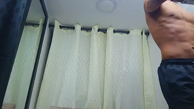 couple hot 00 online show from 04/29/26, 10:38