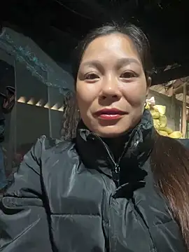 Snapshot of Lyla_john chatting on 12/14/25, 02:06 Lyla john online show from 12/14/25, 02:06