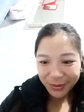 Lyla john online show from 12/19/25, 09:22