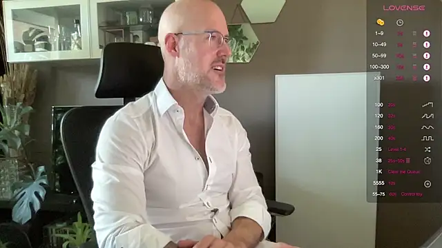 Snapshot of the_new_fit_rubinho chatting on 05/28/26, 07:05 the new fit rubinho online show from 05/28/26, 07:05