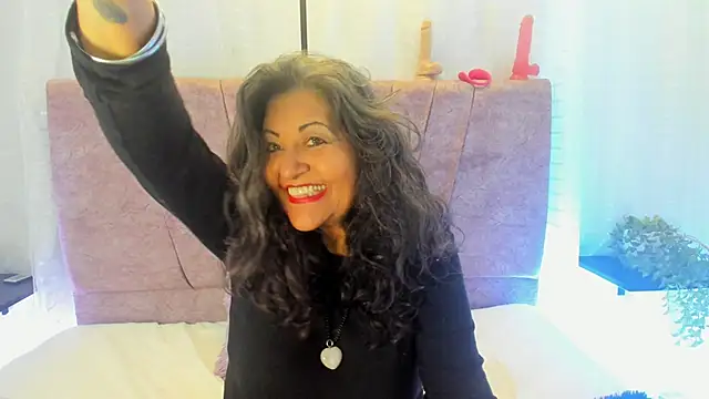 Victoriaa Anderson online show from 03/18/26, 07:39