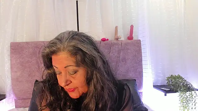 Victoriaa Anderson online show from 04/08/26, 02:39