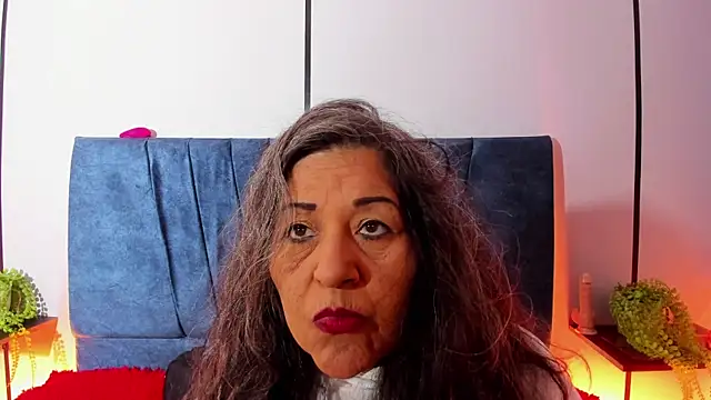 Victoriaa Anderson online show from 06/18/26, 07:51