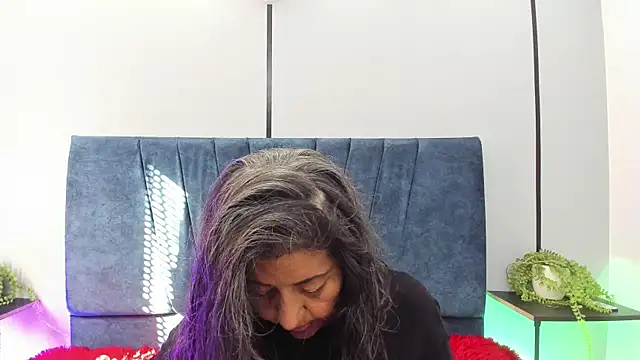 Victoriaa Anderson online show from 07/10/26, 12:52