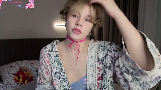 Snapshot of MiroslavaFairy chatting on 11/10/25, 06:29 MiroslavaFairy online show from 11/10/25, 06:29