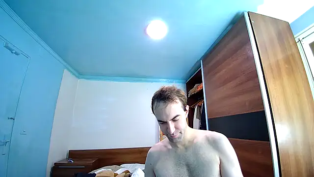 Snapshot of albertpassive chatting on 06/08/26, 01:11 albertpassive online show from 06/08/26, 01:11