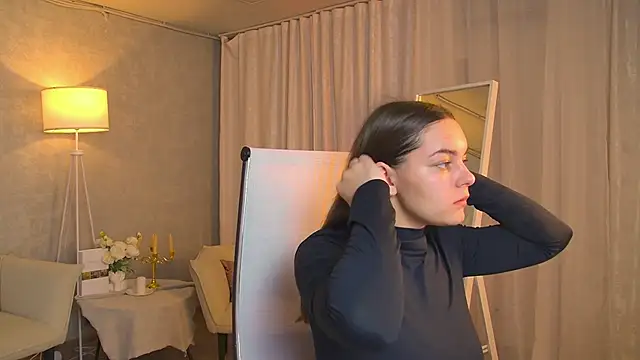 FrancescaCavaliere online show from 11/21/25, 09:30